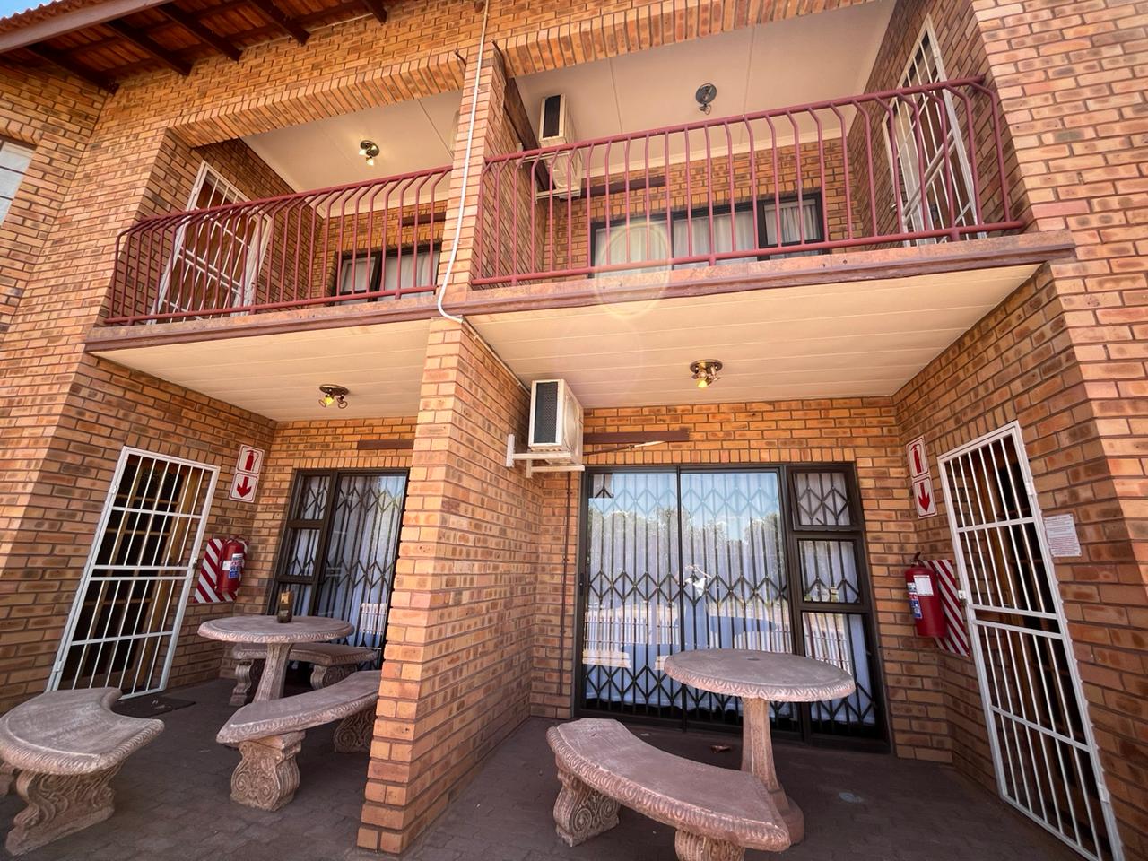 8 Bedroom Property for Sale in Postmasburg Northern Cape